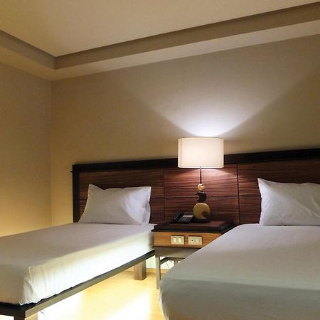 Soleste Suites Quezon City Exterior foto