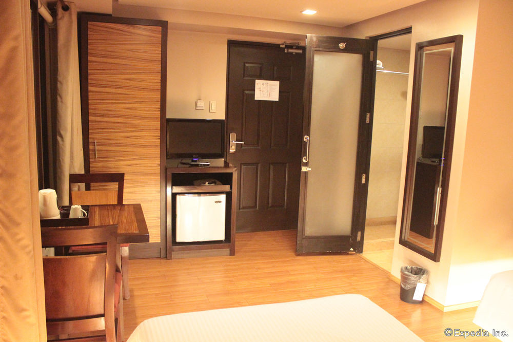Soleste Suites Quezon City Exterior foto