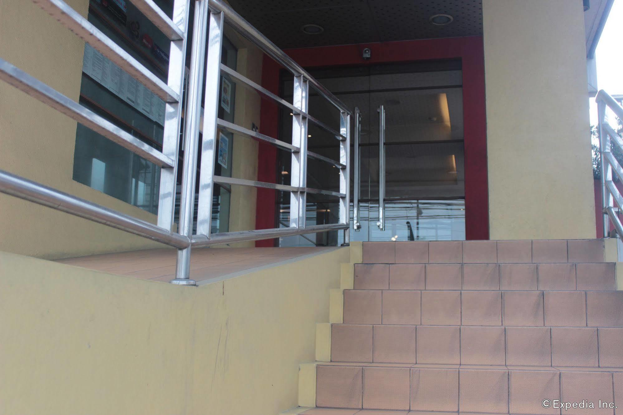 Soleste Suites Quezon City Exterior foto