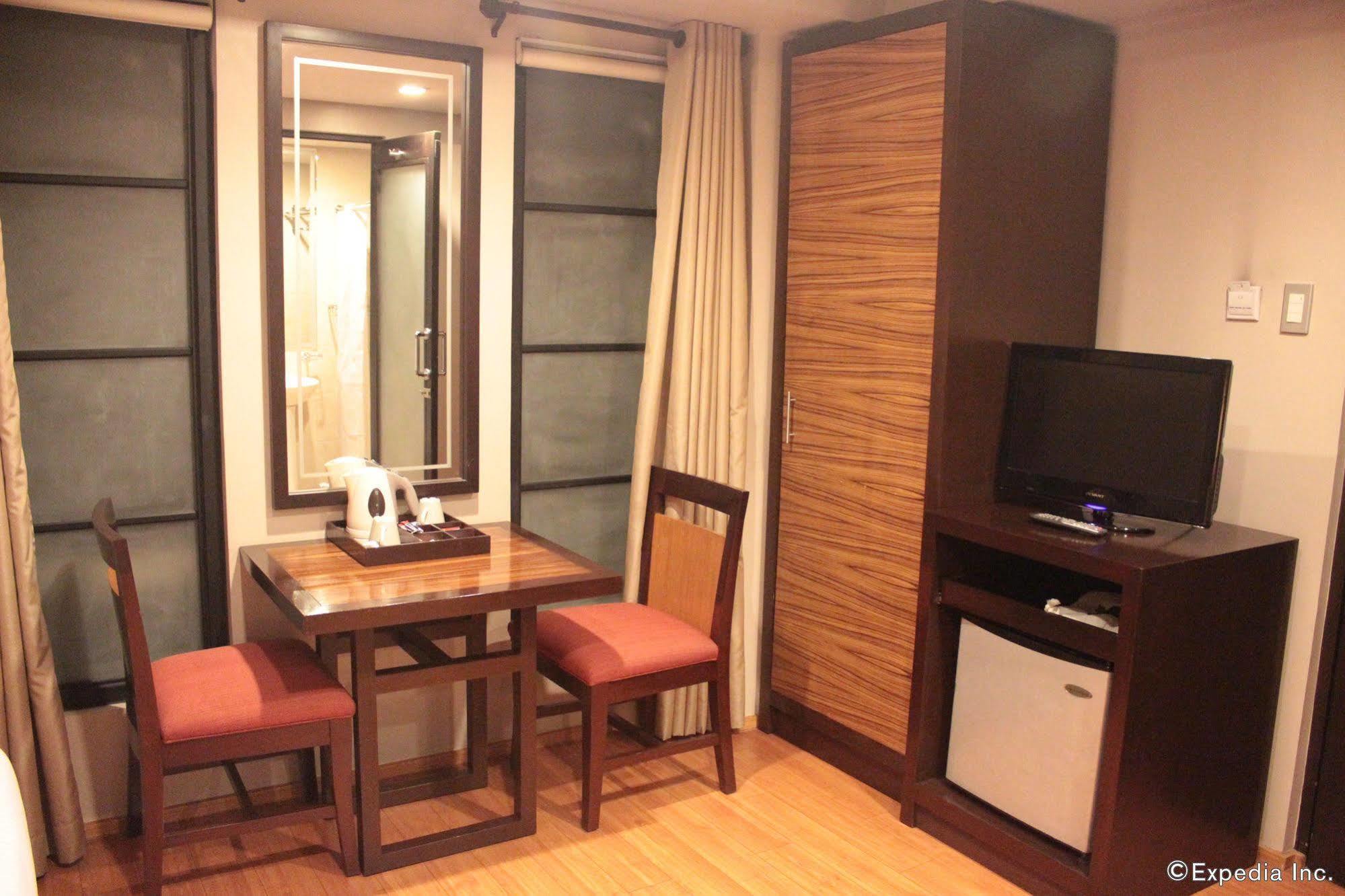 Soleste Suites Quezon City Exterior foto
