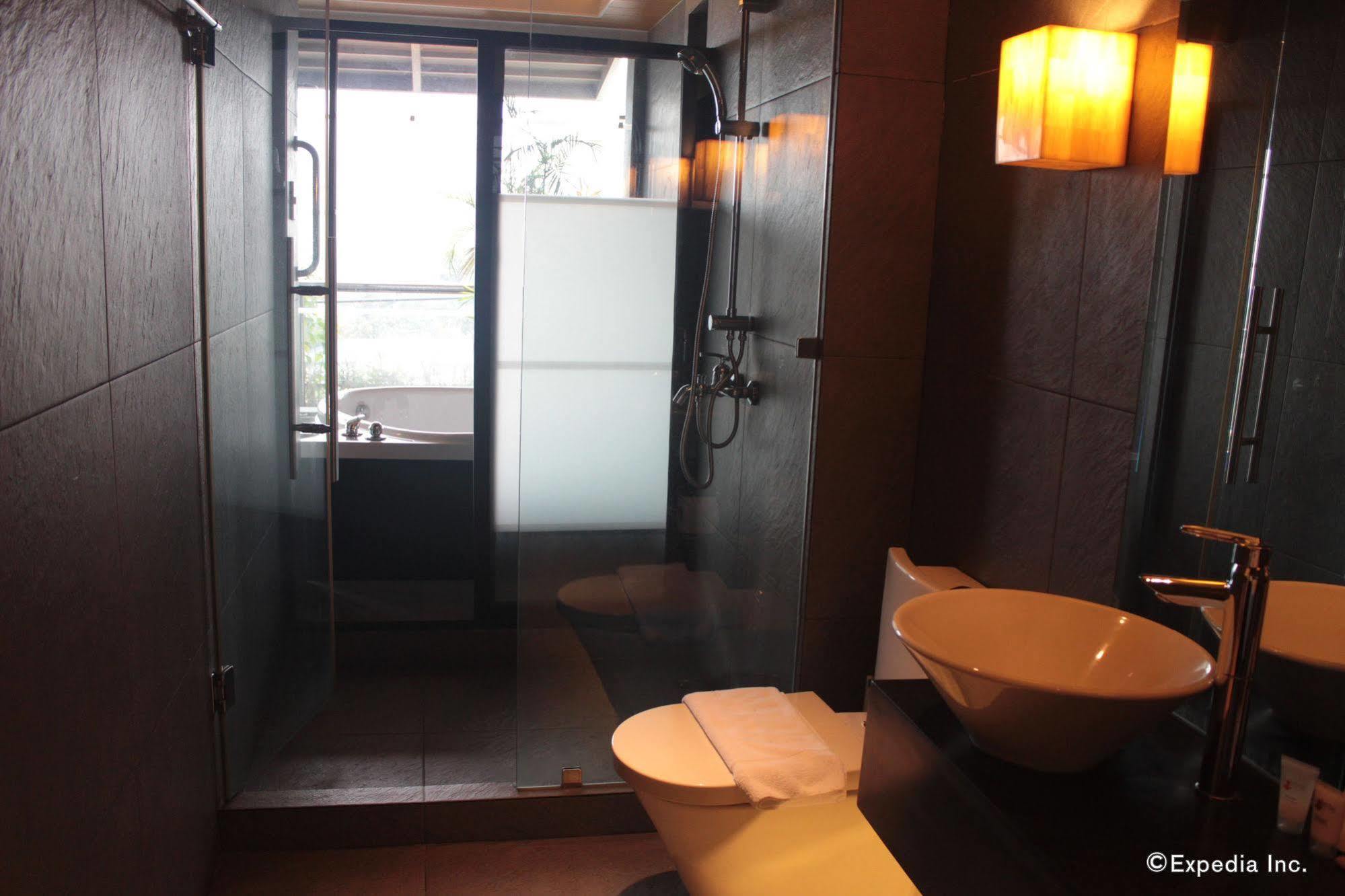 Soleste Suites Quezon City Exterior foto