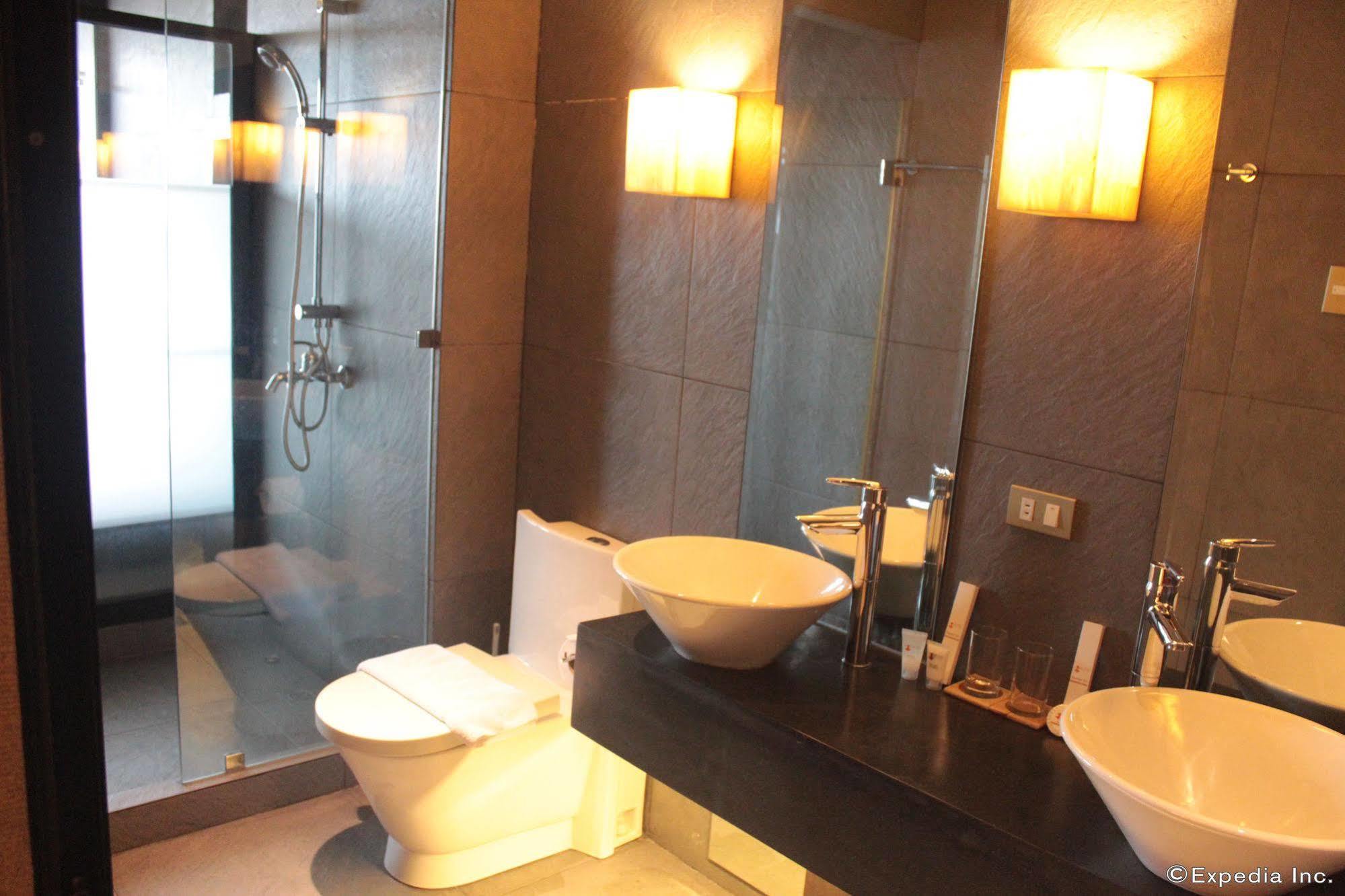 Soleste Suites Quezon City Exterior foto